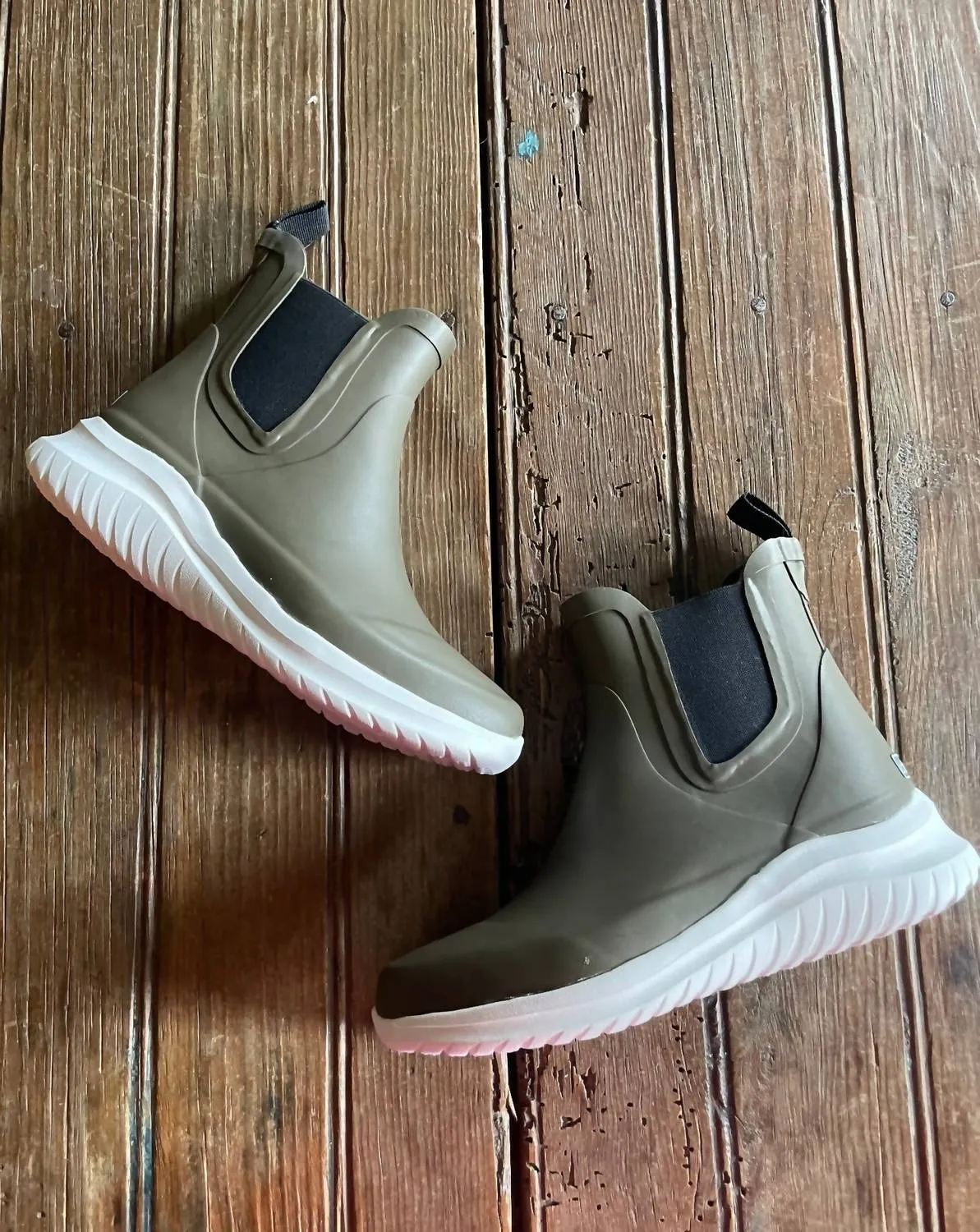 Bellevue Chelsea Rainboot In Olive