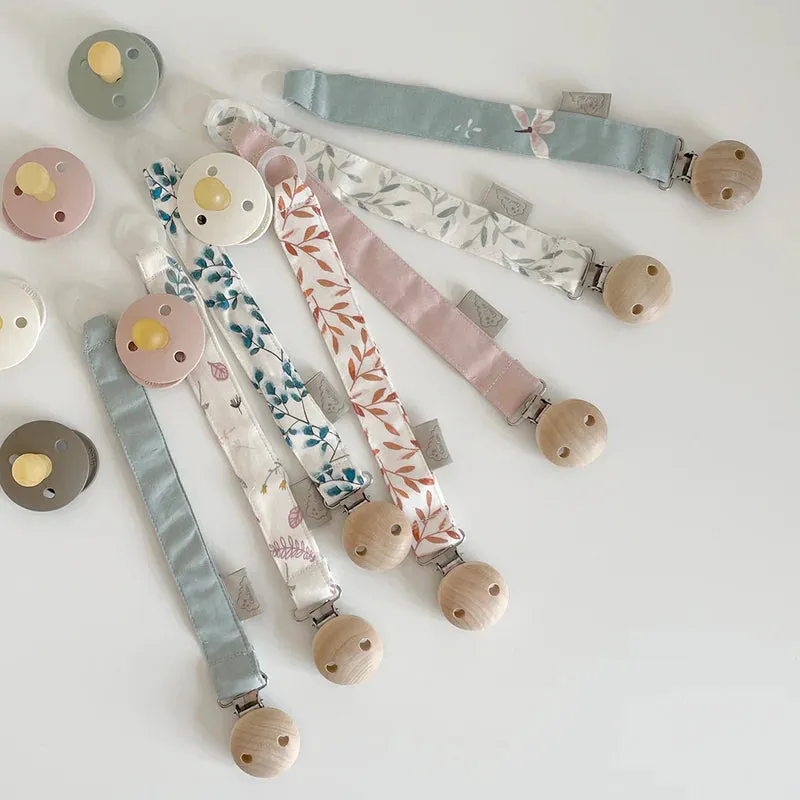 Cam Cam Copenhagen, Pacifier Holder, Green Leaves