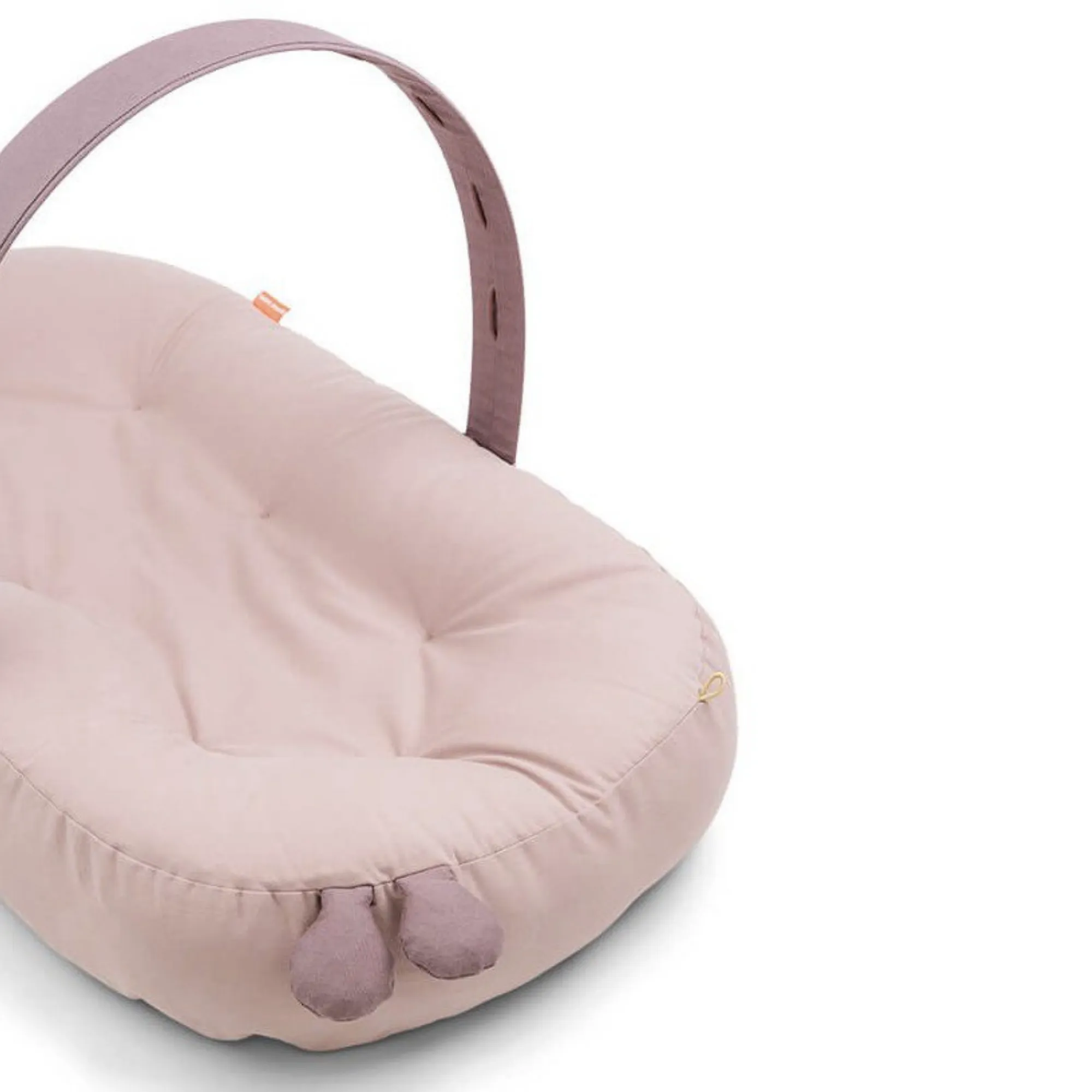 DONE BY DEER Cozy lounger With Activity Arch - Raffi Powder