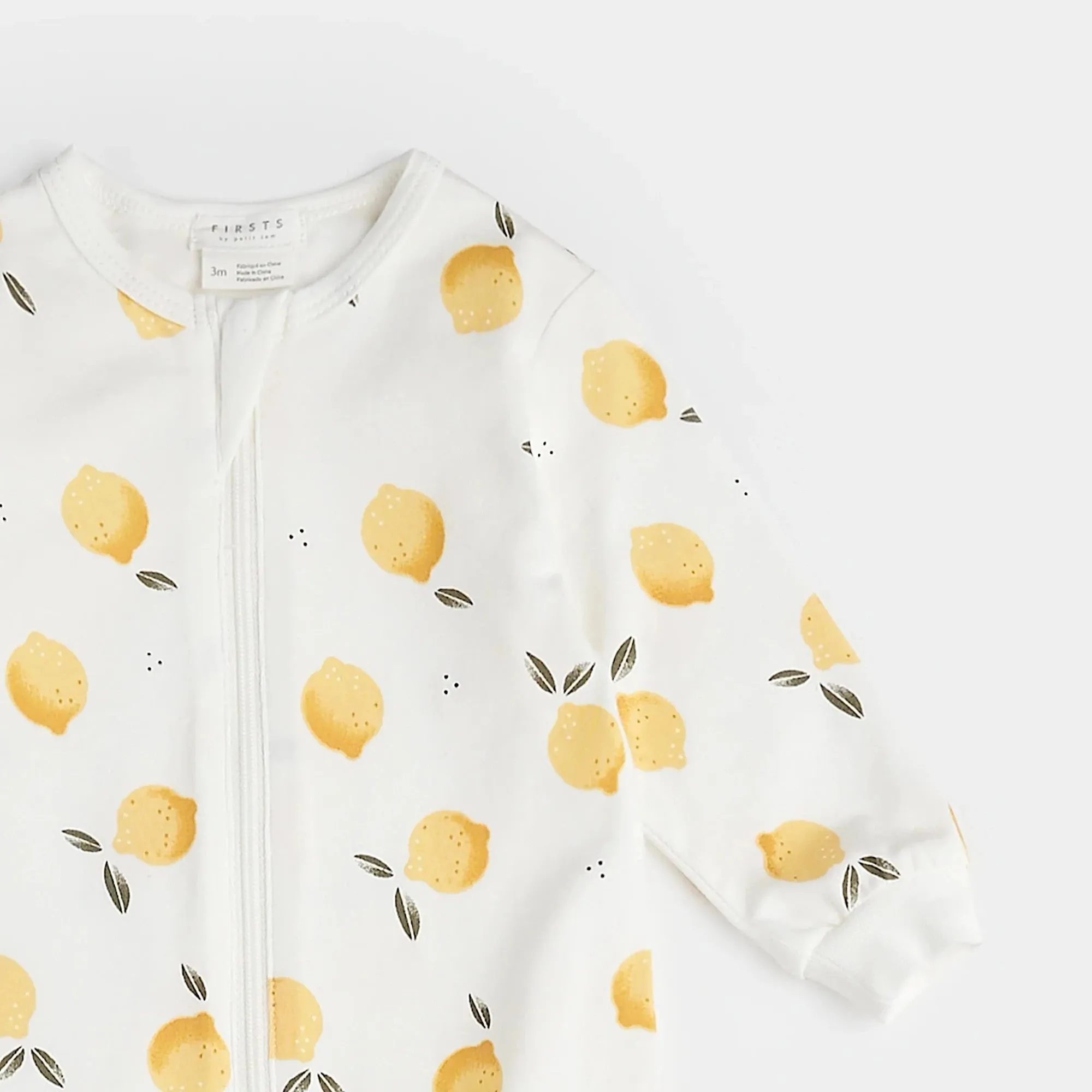 FIRSTS Lemon Print on Off-White Footed Sleeper