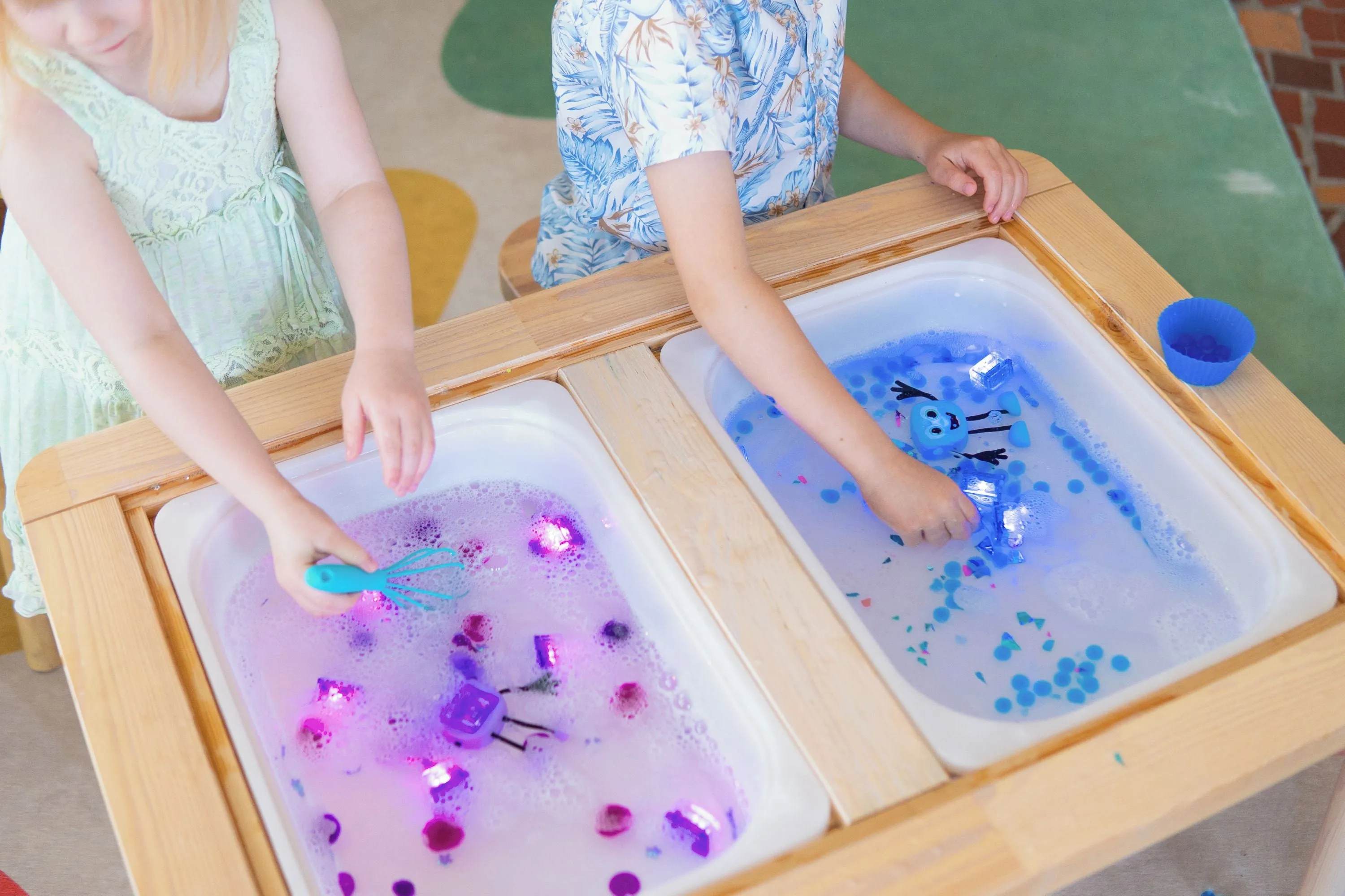Glo Pals Light up Sensory Cubes - 4 Pack