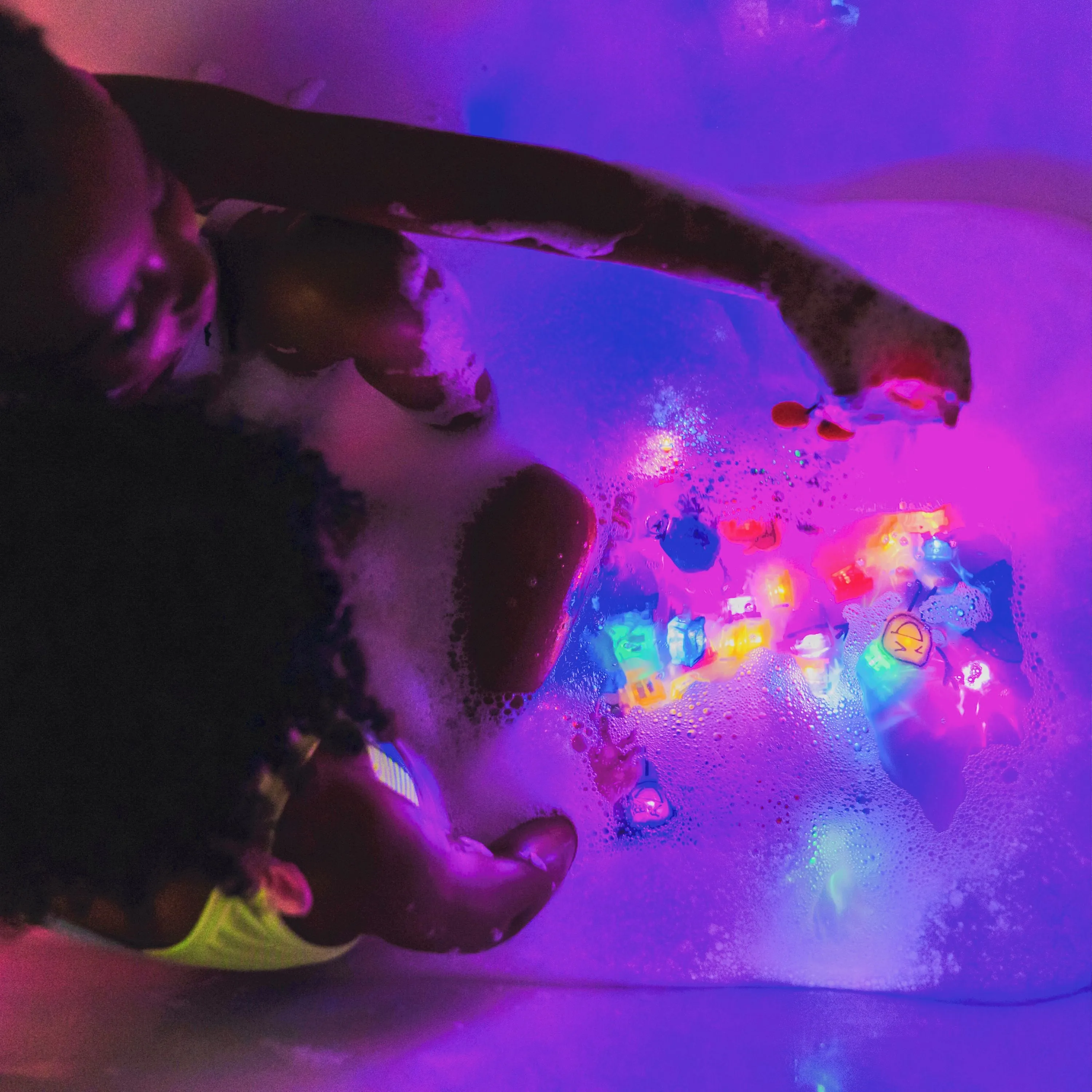 Glo Pals Light up Sensory Cubes - 4 Pack