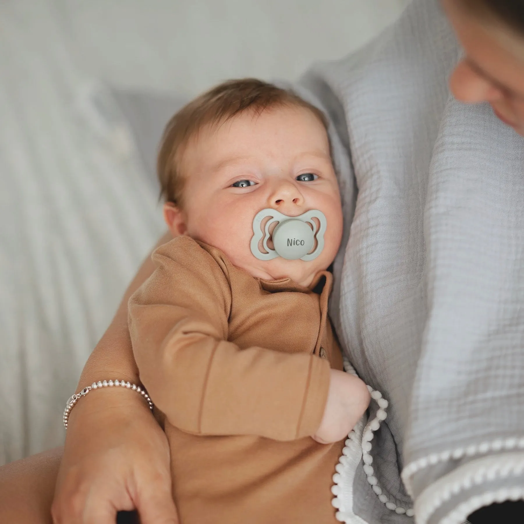 JBØRN Baby Gift Set | Organic Muslin Swaddle Blanket & Teether