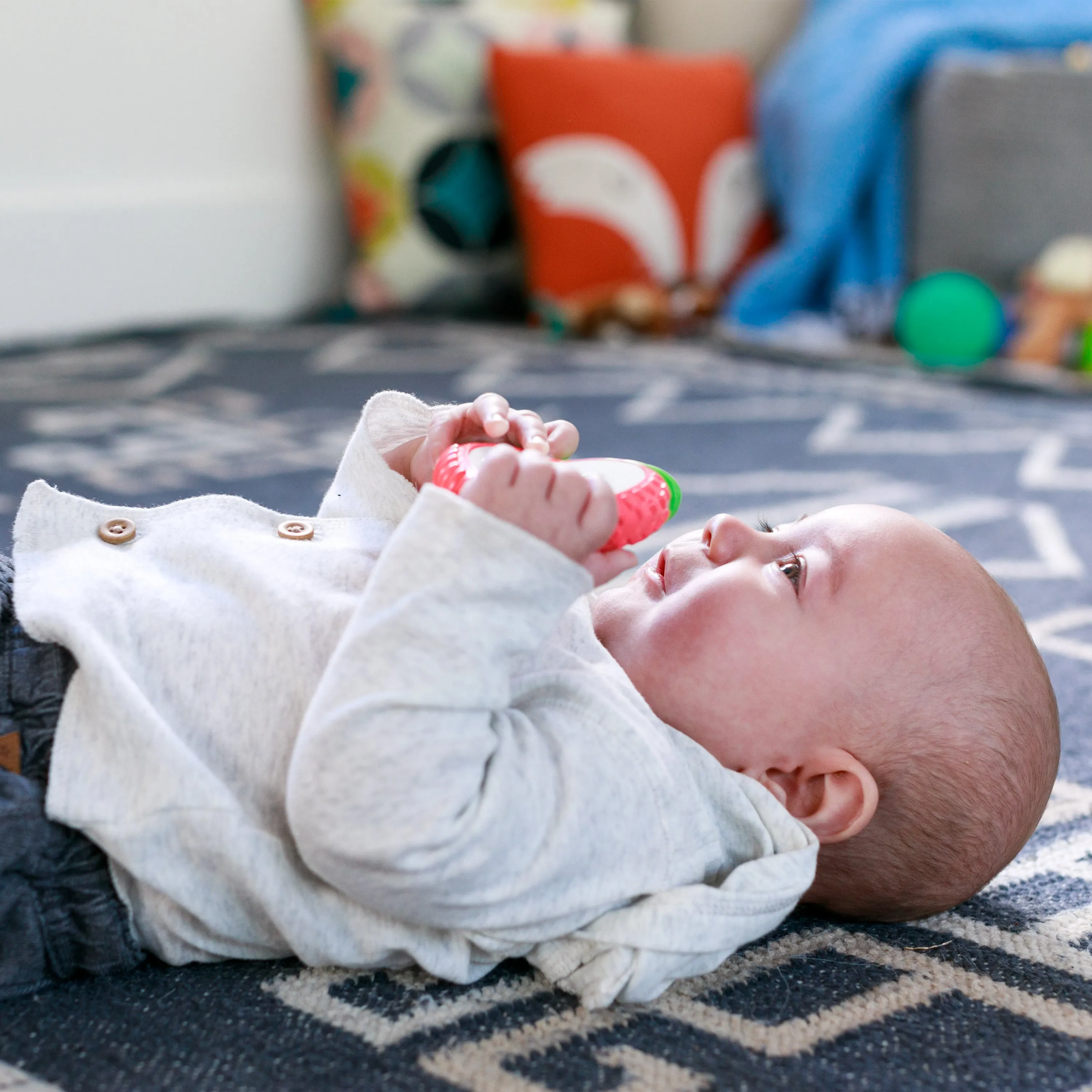 Lil' Nibblers Vibrating Teether™ - Apple