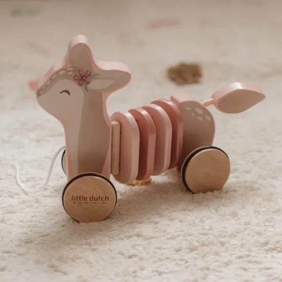 Little Dutch, Pull-Along Wiggle Deer