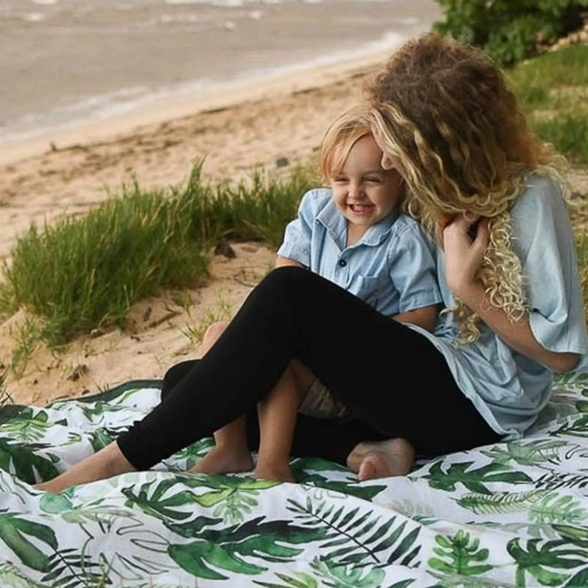 LITTLE UNICORN 5x5 Outdoor Blanket - Tropical Leaf