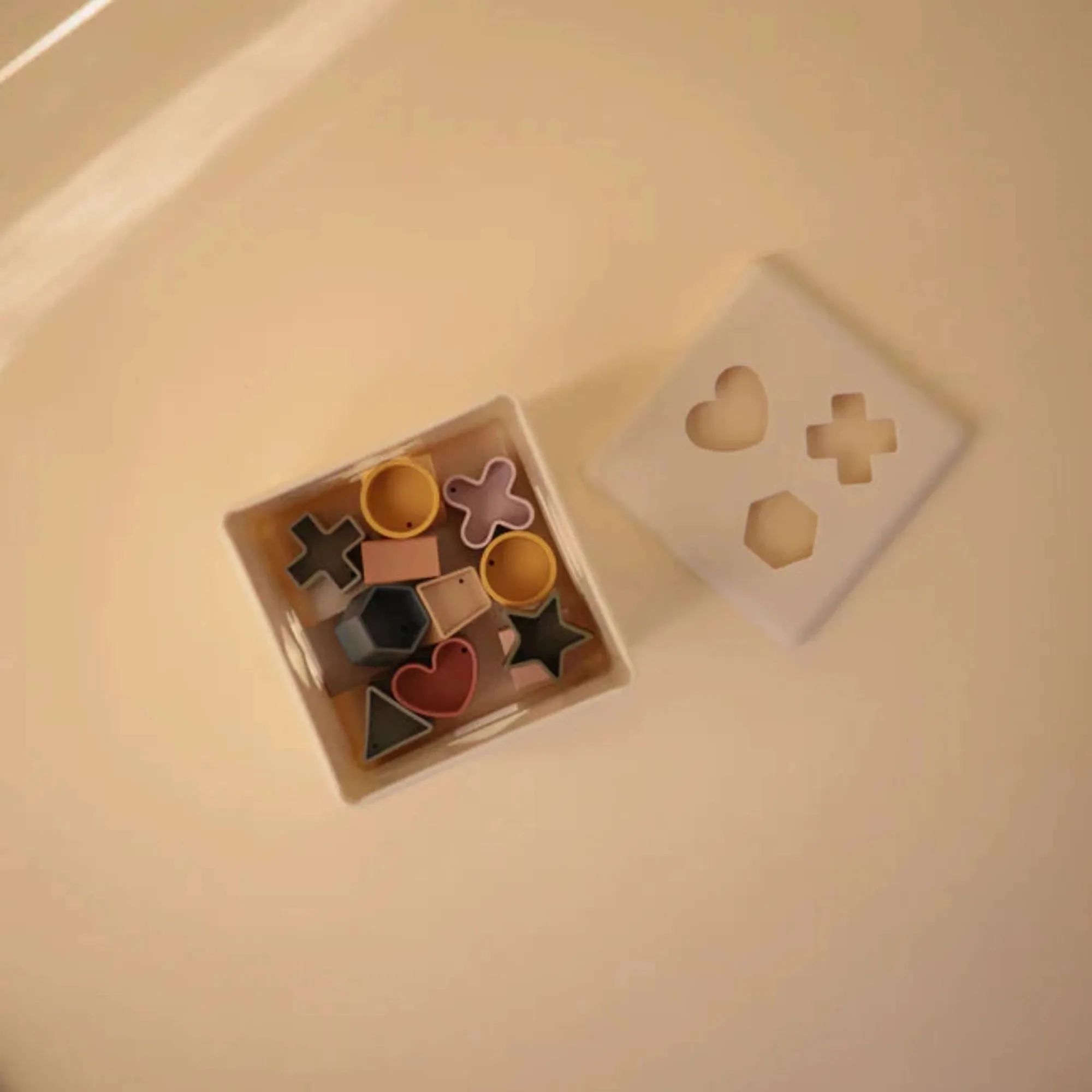 MUSHIE Shape Sorting Box