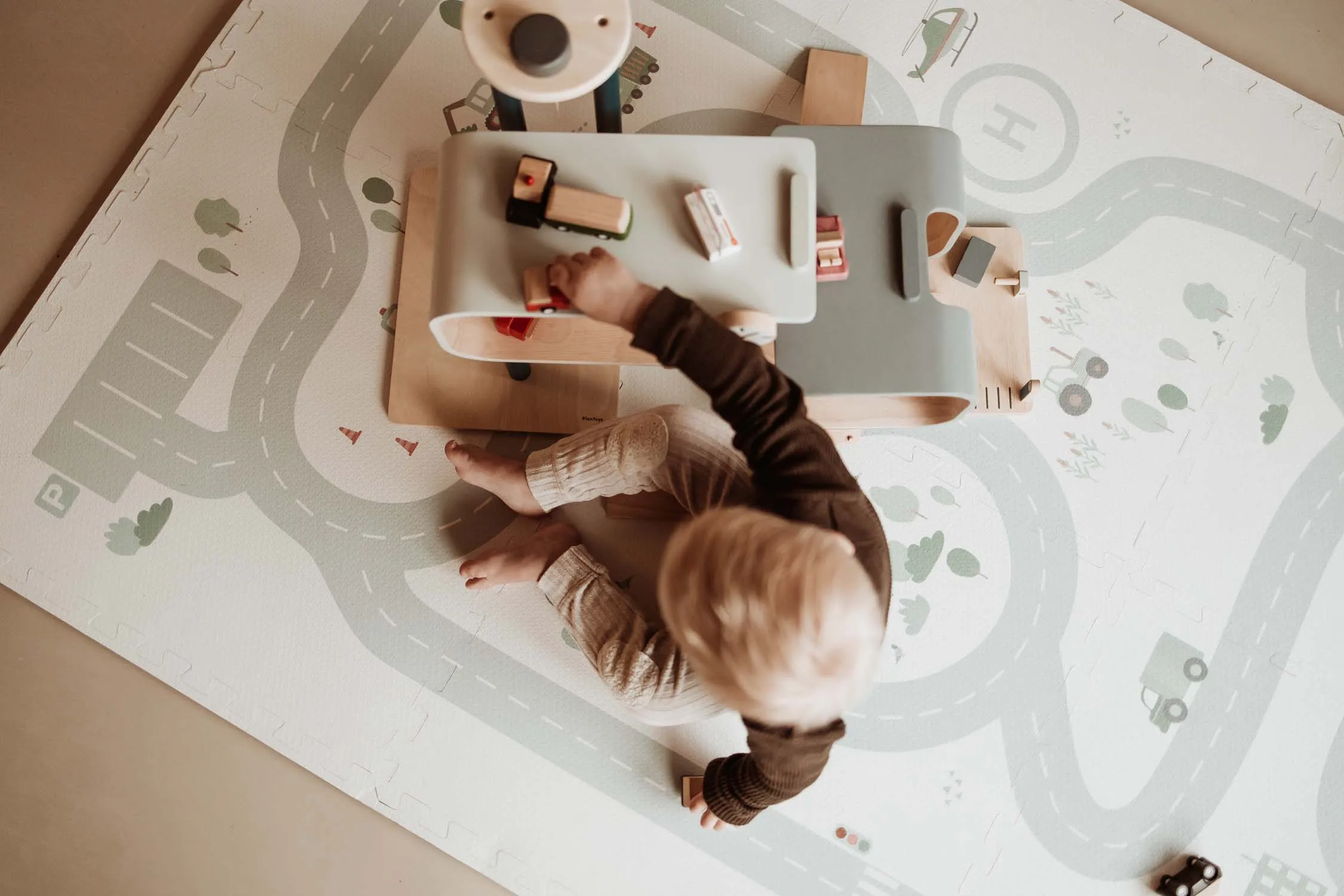 Reversible Playmat & Storage Box EEVAA