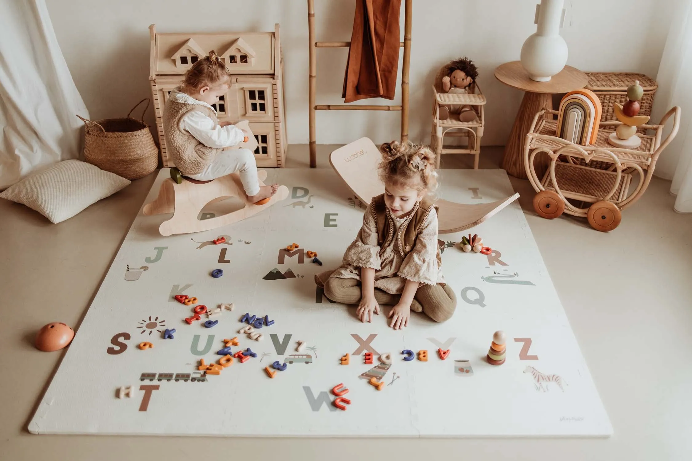Reversible Playmat & Storage Box EEVAA