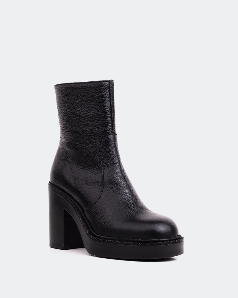 Shivers Black Leather