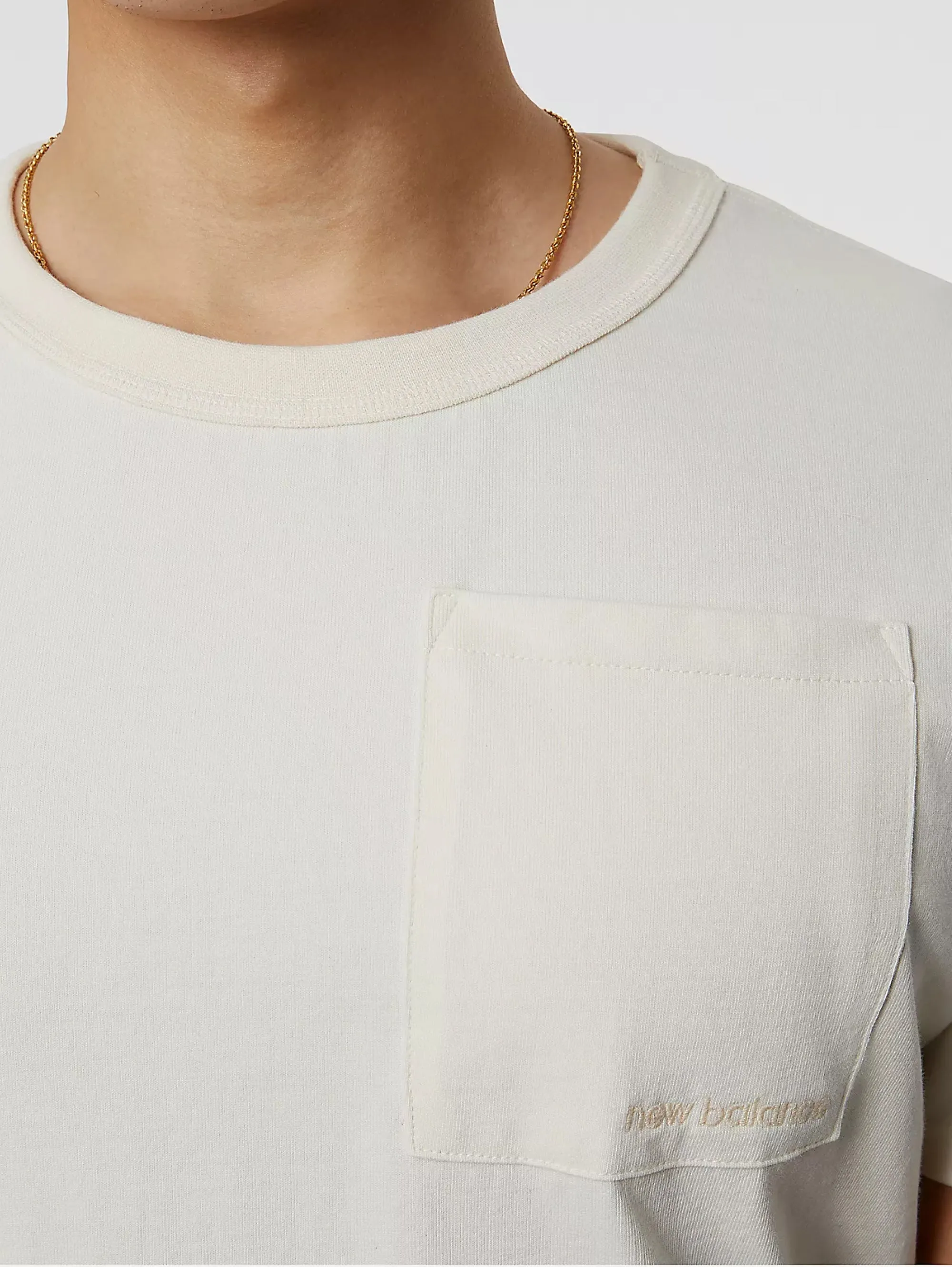 T-shirt con Taschino e Logo Crema
